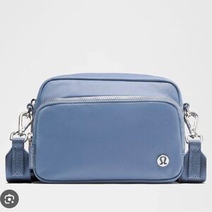 Lululemon Everywhere Crossbody Bag 2L